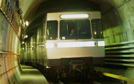 Cegelec und Wolek erneuern und warten elektrotechnische Anlagen und Fernmelderäume der Wiener U-Bahn-Stationen.